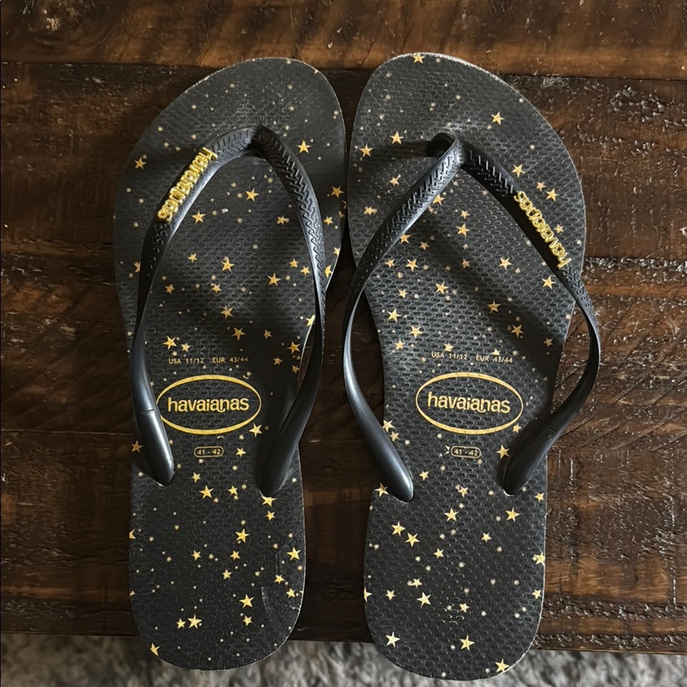 Havaianas Black and Gold Starry Flip Flops